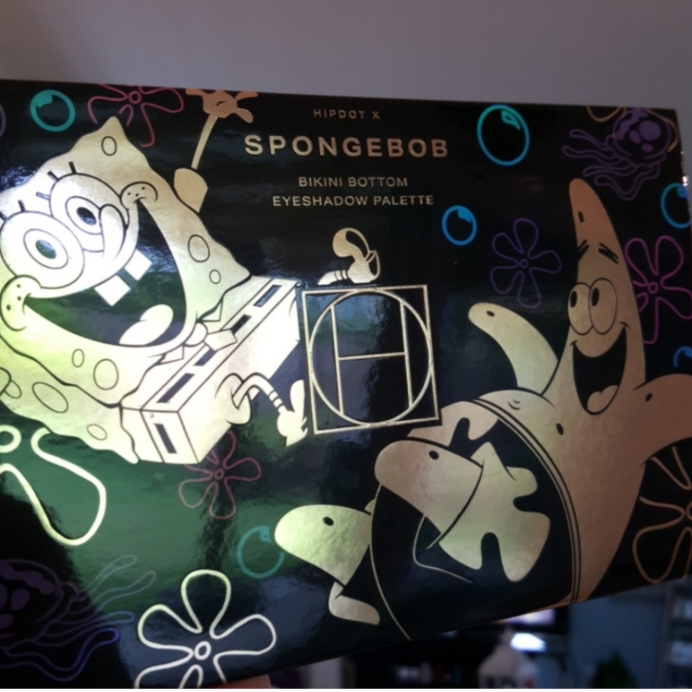 SPONGEBOB Bikini Bottom Eyeshadow Palette - Picture 16 of 16